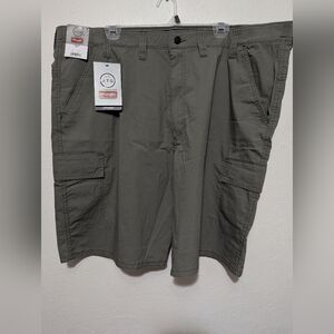 NWT Wranglers ATG Men's Cargo Shorts Size 44